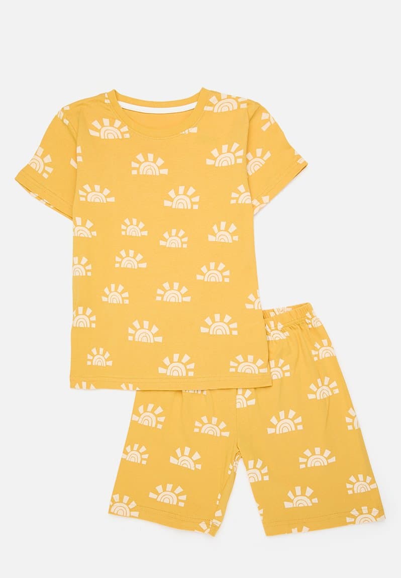 Sun all-over print tee with shorts mustard