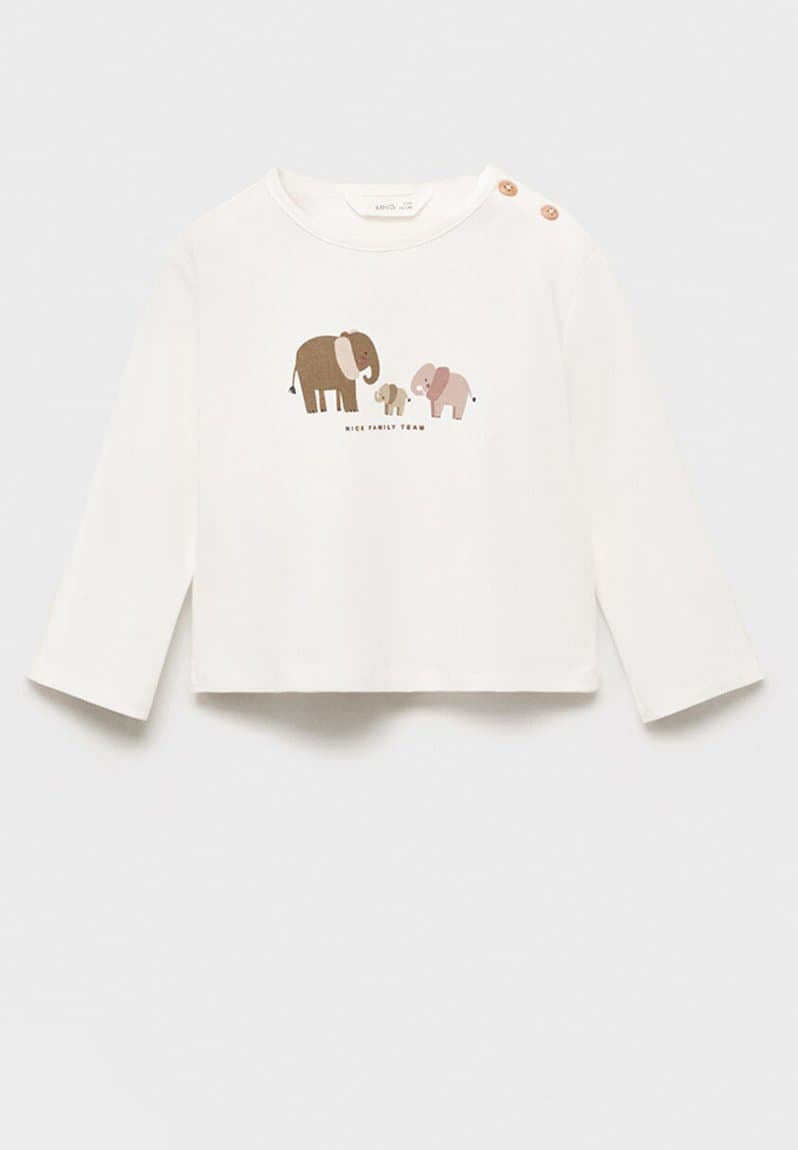 T-shirt family