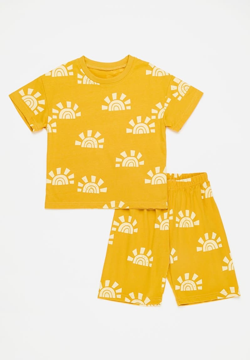 Sun all-over print top & shorts mustard