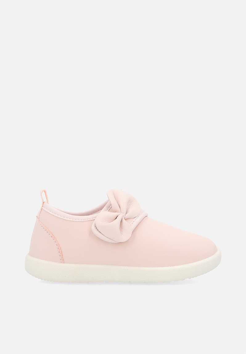 Bowknot décor sneaker