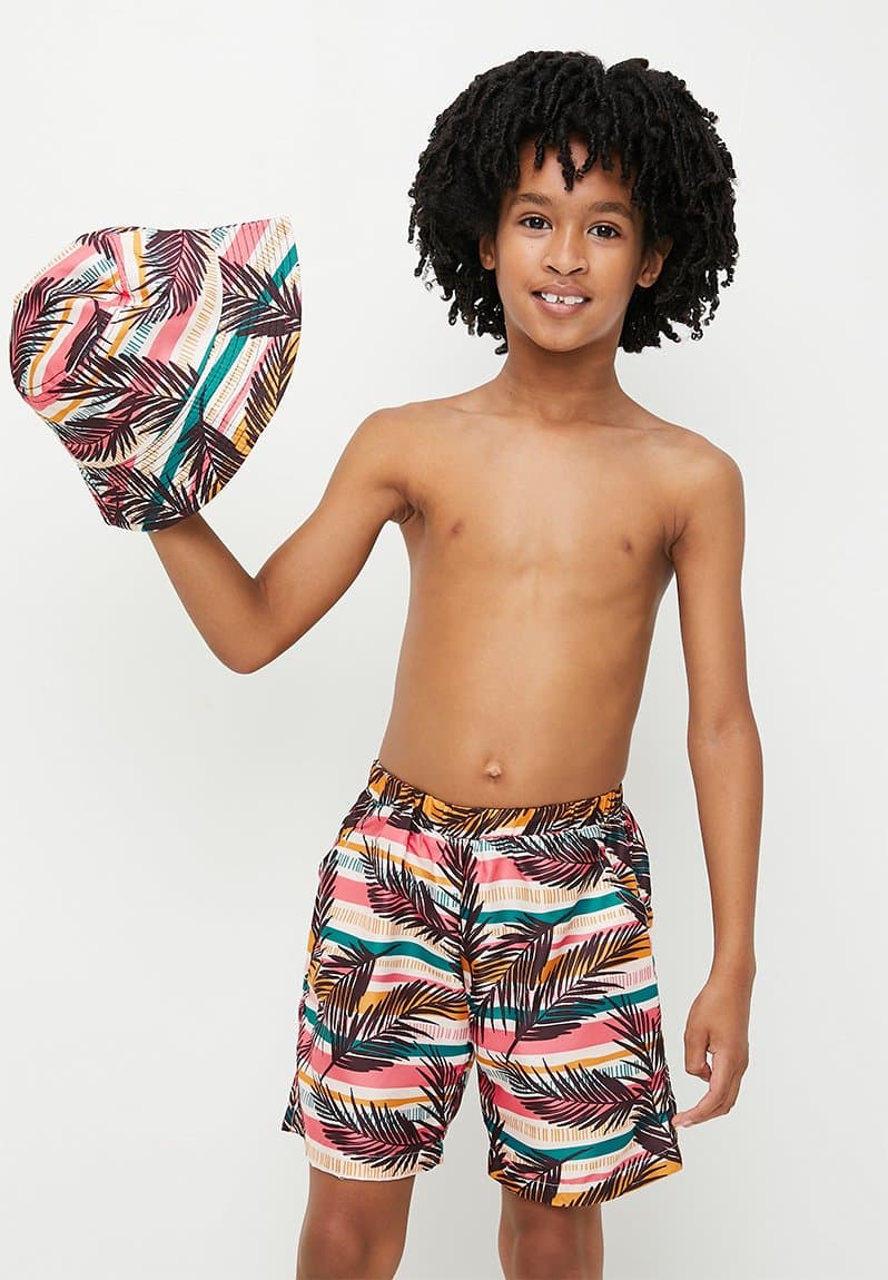 Boardshort & bucket hat