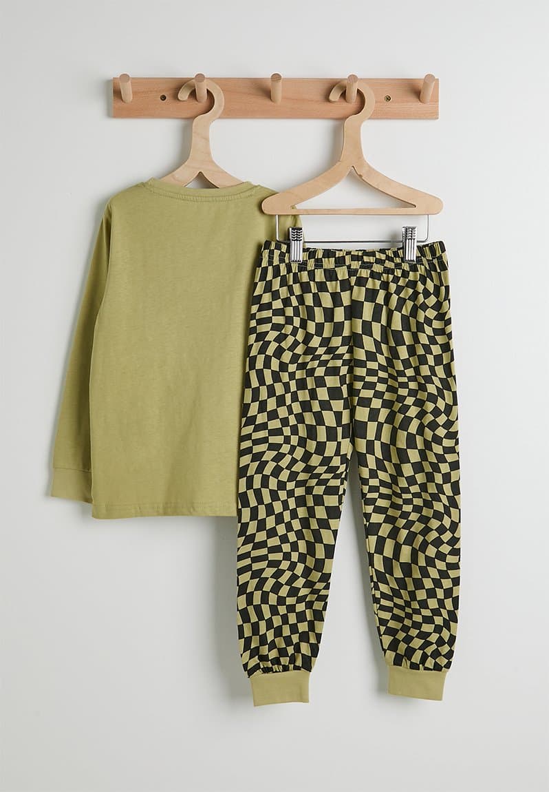 Pj set with graphic and slogan army green/army green checkerboard, view 2