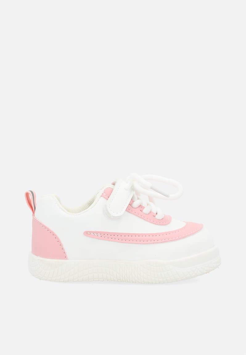 Low top sneakers
