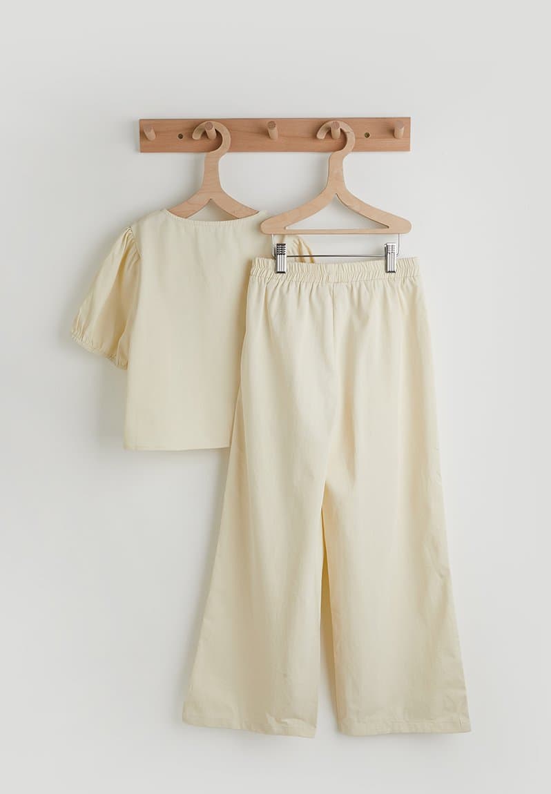 Blouse & pants cream, view 2