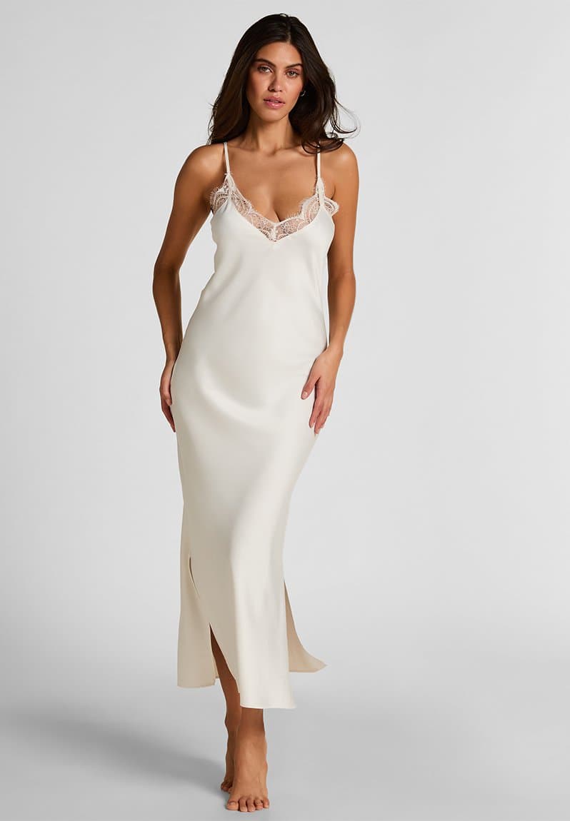 Sd satin lace long nightie gardenia