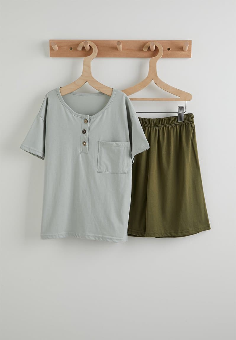 Henley tee &shorts grey