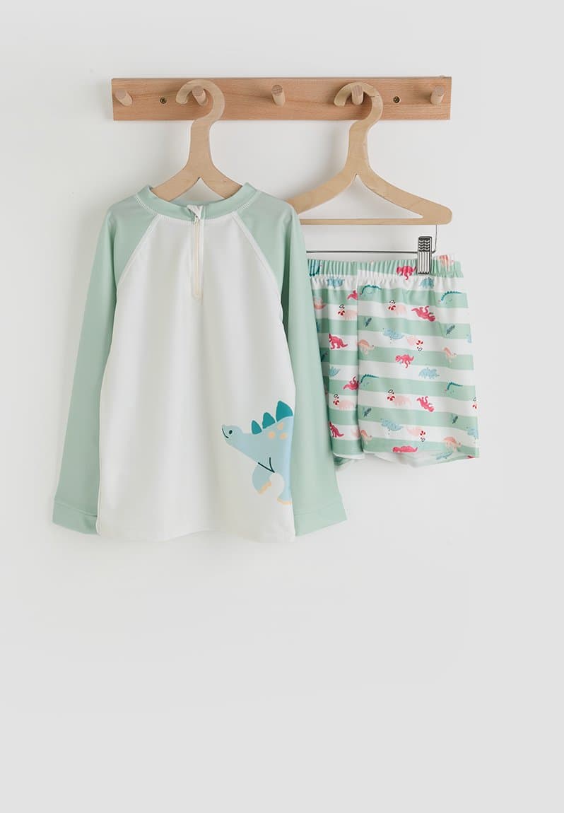 Rash guard and board shorts white/aop