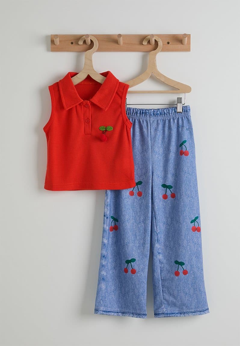 Top & jeans red