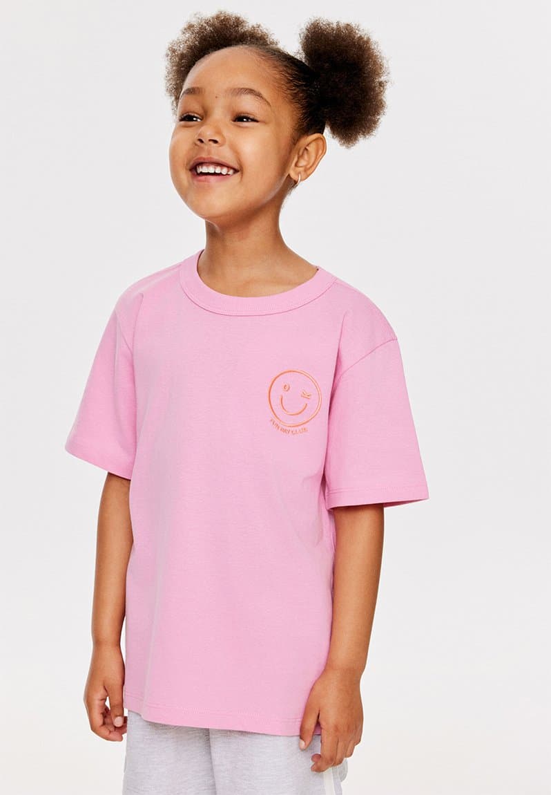 Essential Short Sleeve Graphic Tee Strawberry Milk Washed/Funday