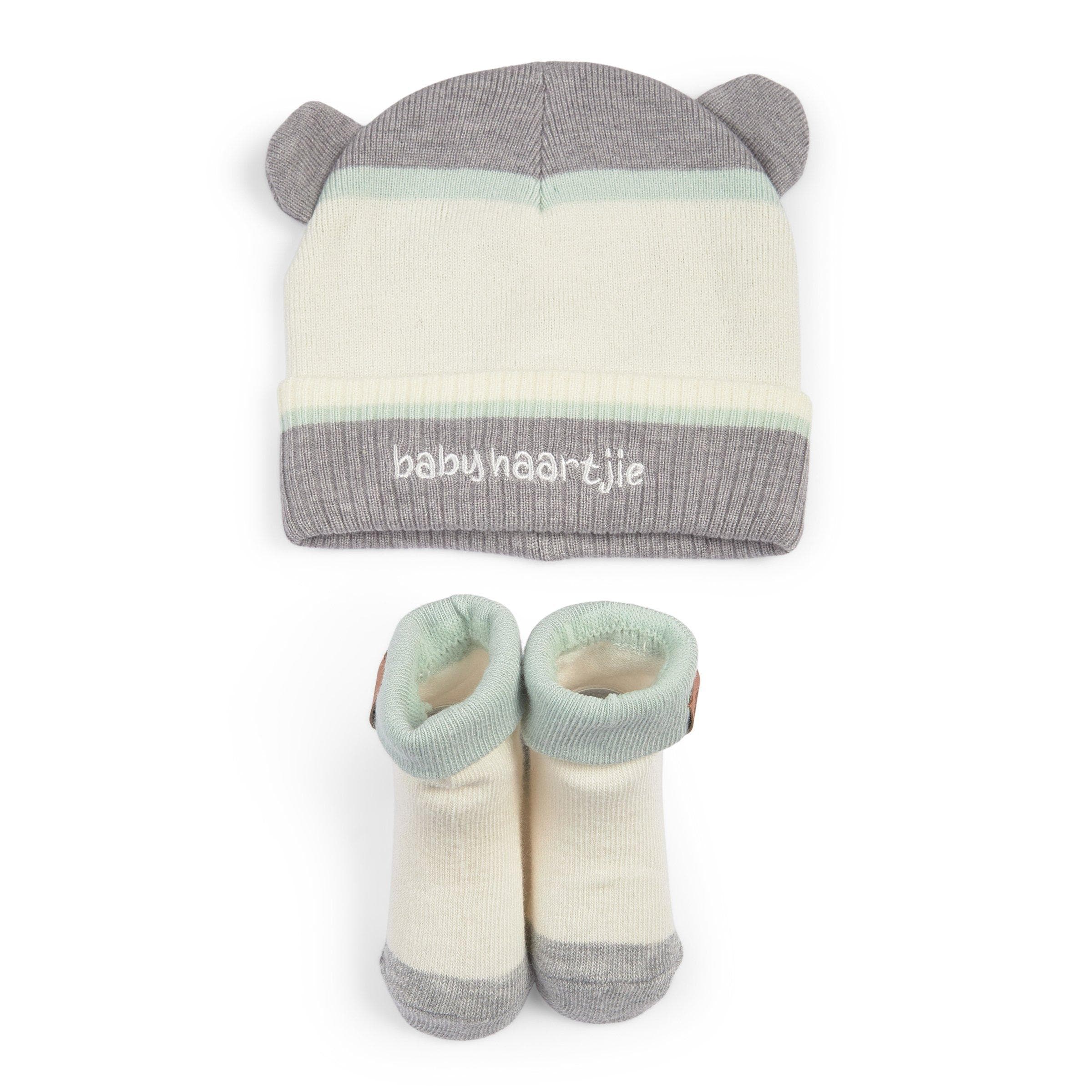 Newborn Unisex Beanie and Socks Set