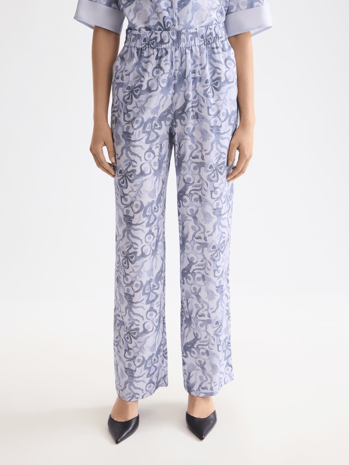Gia – Mid Rise Wide Leg Elasticated Trousers In Block Print, view 2